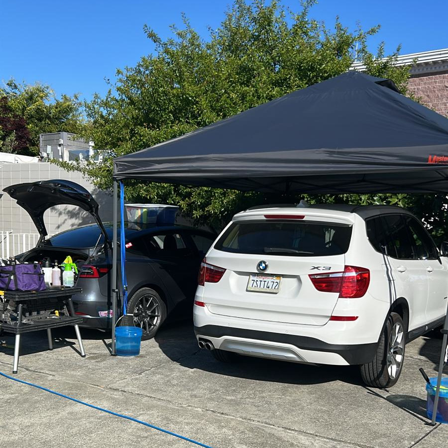 Detailing an SUV using my mobile detailing tesla